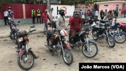 Motoqueiros em Benguela, Parada do Hospital, Angola