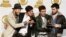 Thành viên của ban nhạc Mumford & Sons, từ trái: Ted Dwane, Marcus Mumford, Ben Lovett và Winston Marshall.