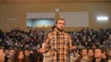 НаУКМА<br />
<br />
Студенти розповіли про свої побоювання. Звучали пропозиції сформувати загони самооборони. Про це повідомляє Павло Шаповал.