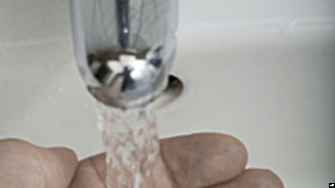 H2O Score helps people calculate how much water they're using and offers tips on how to lower their water usage.
