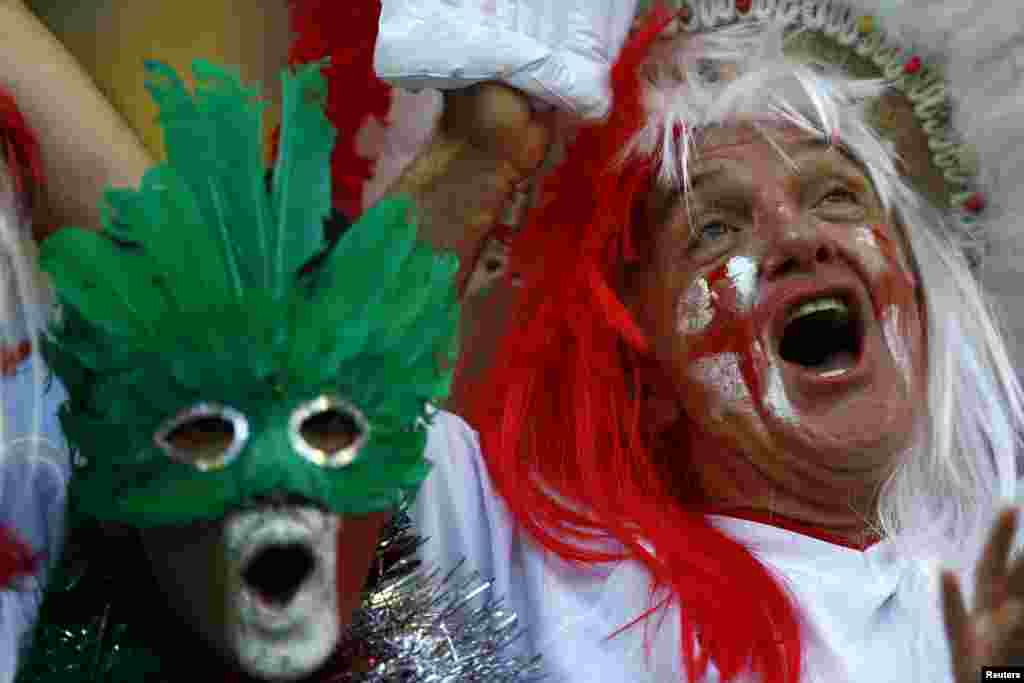 A torcida inglesa vibra antes do jogo com a Itália na Arena Amazónia, Manaus, Junho 14, 2014. REUTERS/Ivan Alvarado