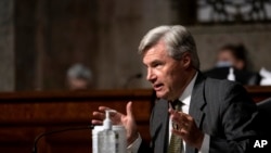 Senator Sheldon Whitehouse berbicara dalam sebuah rapat Komite Kehakiman Senat AS di Gedung Capitol, Washington, pada 5 Agustus 2020. (Foto: The New York Times via AP/Erin Schaff)