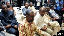 Djibrill Bassolé, Gilbert Diendéré et d'autres accusés lors de leur procès à Ouagadougou, le 27 avril 2017