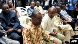 Djibrill Bassolé, Gilbert Diendéré et d'autres accusés lors de leur procès à Ouagadougou, le 27 avril 2017