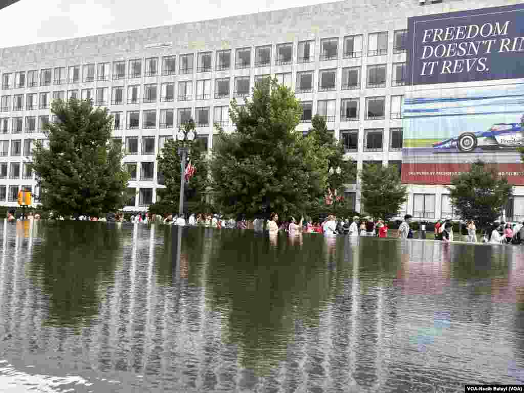 Şahîyên Girseyî li Washington DC bi Boneya 250 Salîya Serxwebûna Amerîkayê