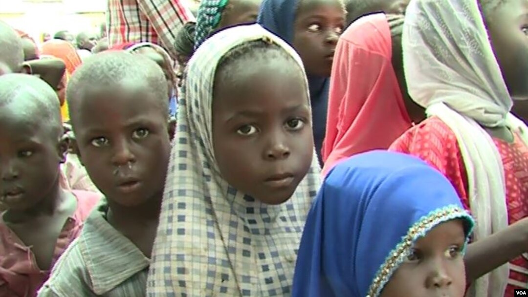 Abana baje kwiyandikisha ku mashuli muri Kameruni