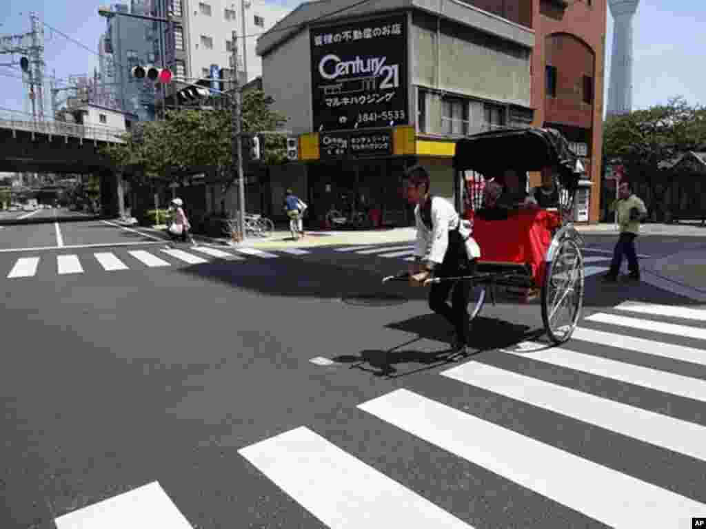 东京浅草区旅游点人力车夫