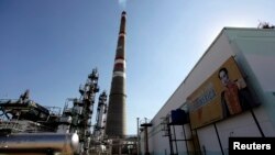 Venezuela ha sido acusada por el Tesoro de EE.UU. en distintas ocasiones de ayudar con sus refinerías a Irán y su objetivo de desarrollar un programa nuclear.