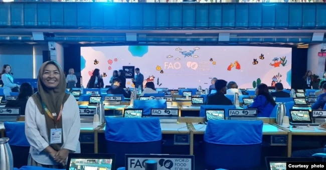 Nissa Wargadipura berpose di kantor FAO di Roma, Italia, Rabu (16/10) (dok. pribadi).