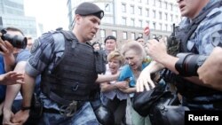 Задержания на марше в поддержку Голунова в Москве