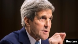 Menlu John Kerry berbicara dalam sidang keterangan di Senat Amerika, hari Rabu (17/9).