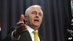 Thủ tướng Australia Malcolm Turnbull nói chuyện với báo chí tại Hạ viện Australia ở Canberra, ngày 8/8/2017. 