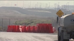 美墨边境墙的样板展开施工