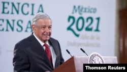 El presidente de México, Andrés Manuel López Obrador, habla en una de sus acostumbradas ruedas de prensa en el Palacio Nacional, en Ciudad de México. [Foto de archivo]