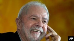 El expresidente brasileño Luiz Inacio Lula da Silva participa en una reunión entre líderes del partido Red de Sostenibilidad, en Brasilia, Brasil, el jueves 28 de abril de 2022. 