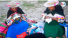 Mujeres indígenas de Bolivia elaboran tapabocas