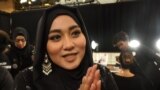 Behind the Scenes: Anniesa Hasibuan di New York Fashion Week