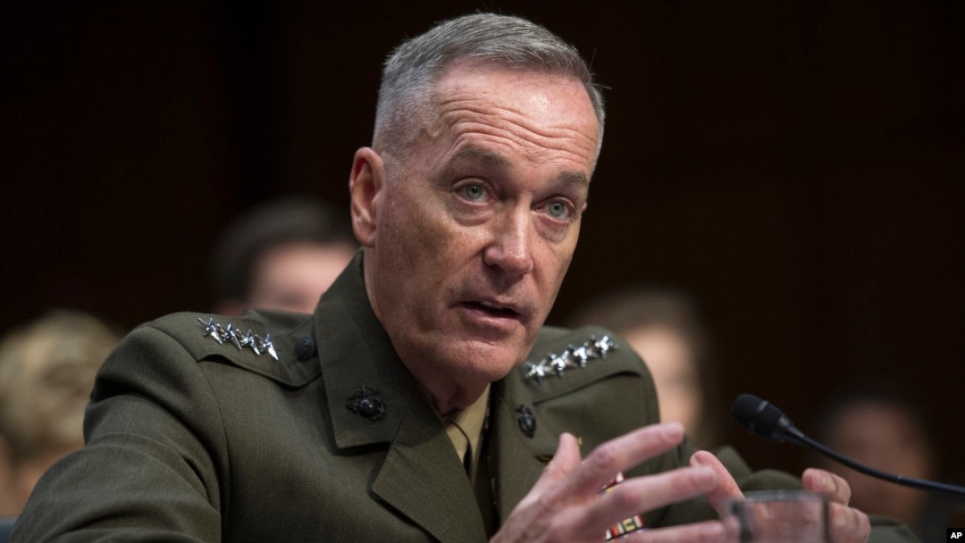 Ketua Gabungan Kepala Staf AS, Jenderal Joseph Dunford hari Selasa (20/10) mengunjungi Irak (foto: dok).
