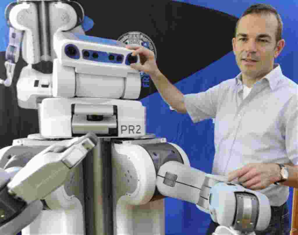 Martin Riedmiller del Instituto de ciencias de la computación en la Universidad de Friburgo, Marvin, presenta un robot del tipo PR 2. El proyecto tiene una duración de dos años para diseñar el "robot ordenado". Al igual que con Linux, el código de fuente 