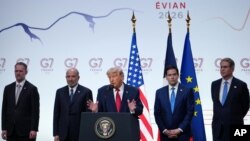 Serok Trump di Konferansa Rojnamevanî de li Evian, Fransa 17 Hezîranê 2026.