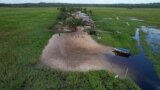Una imagen tomada desde un dron muestra la aldea Uaha en la tierra indígena Jumina, cerca de la desembocadura del Amazonas en Oiapoque, Estado de Amapá, Brasil, 21 de marzo de 2024. 