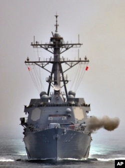 Tàu chiến USS Wayne E. Meyer tập trận chung với hải quân Hàn quốc ngày 25/4/2017. Ảnh do Bộ Quốc Phòng Hàn quốc cung cấp
