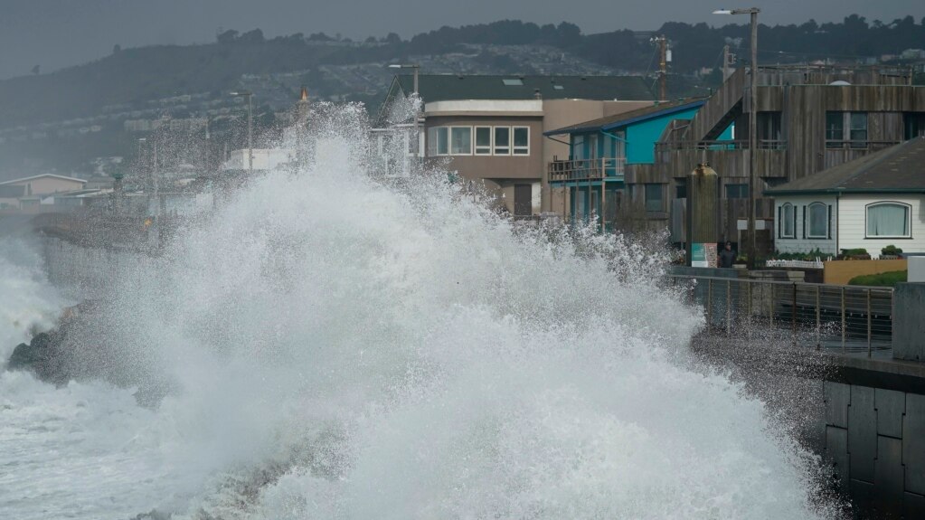 New Data Shows Ocean Waves Getting Bigger and Stronger