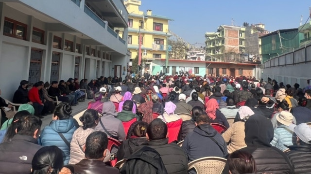 བལ་ཡུལ་དུ་སྐུའི་གཅེན་པོ་བཀའ་ཟུར་རྒྱ་ལོ་དོན་གྲུབ་མཆོག་གི་ཆེད་མཆོད་འབུལ་སྨོན་ལམ།  - ཟླ་བ་གཉིས་པ། ༡༡, ༢༠༢༥ episode artwork