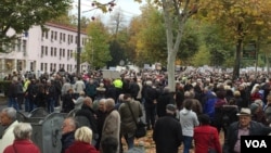Penzioneri stigli svih krajeva Federacije pred zgradu Vlade u Sarajevu
