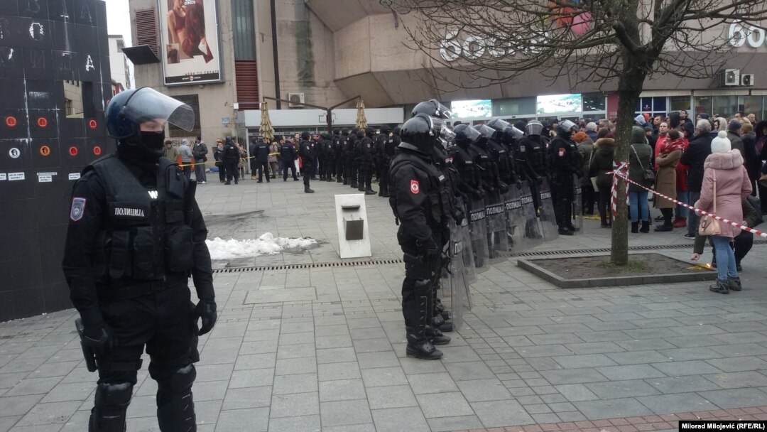 Policija na protestu "Pravda za Davida"