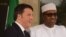 Shugaban Najeriya Muhammadu Buhari (Daga dama) Firai Ministan Italiya Matteo Renzi (Daga hagu) yayin da ya kai ziyara Najeriya