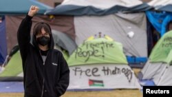 Perkemahan untuk mendukung warga Palestina di Gaza di Kampus Auraria, Denver, Colorado, AS, 10 Mei 2024, sebagai ilustrasi. Kepolisian Swiss bergerak pada Rabu (15/5) pagi menyingkirkan puluhan demonstran mahasiswa pro-Palestina di Universitas Bern. (Foto: REUTERS/Kevin Mohatt)