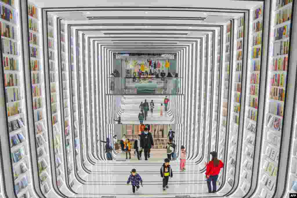 People visit a book store in Foshan in China&#39;s southern Guangdong province, Dec. 15, 2021.