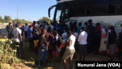 Vanofamba nemabhazi eZUPCO vakawanda vanonzi vashaya chekufambisa, zvikuru muguta reHarare mushure mekunge vatyairi vapinda mukuramwa mabasa.