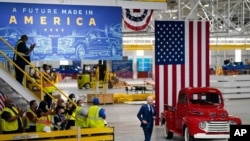 資料照片：美國總統拜登視察福特公司在密歇根州的電動汽車工廠。(2021年5月18日）