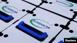 资料照片：在台北举行的全球最大规模的计算机与科技展会之一--台北国际电脑展(COMPUTEX Taipei)上出现的超微电脑(Super Micro Computer)公司的标志。