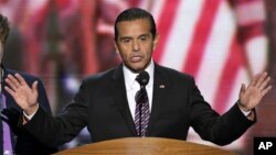 Antonio Villaraigosa dijo que antes de ser aprobadas hubo que votar tres veces por la enmiendas.