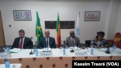 Une réunion tripartite entre le Mali, la Mauritanie et le HCR, à Bamako, le 21 juillet 2017. (VOA/Kassim Traoré)