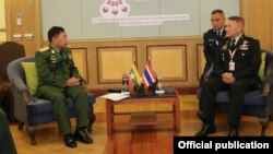 တပ်မတော်စစ်ဘက်ရေးရာ လုံခြုံရေး အရာရှိချုပ် ဒုတိယဗိုလ်ချုပ်ကြီး စိုးထွဋ် (ဝဲ) (သတင်းဓာတ်ပုံ- Asean Chiefs of Defence Forces Meeting)