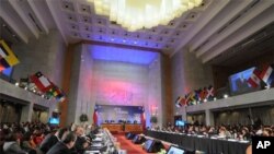 Delegates at the 10th Anniversary of the Interamerican Democratic Charter Summit in Valparaiso, Chile on September 3, 2011.