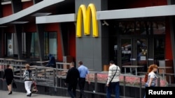 Salah satu restoran McDonald's di Moskow yang ditutup karena alasan sanitasi (21/8).