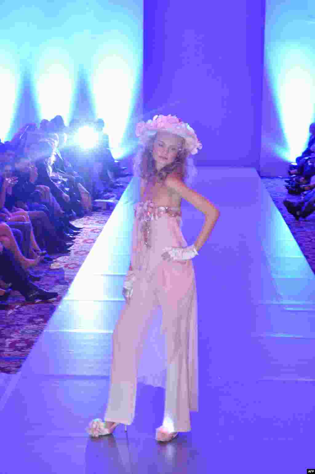 Дизайнер Yana Benhari