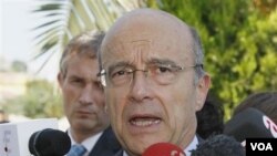 Menlu Perancis Alain Juppe menjelaskan rencana penyerahan kekuasaan di Libya usulan Perancis (20/7).