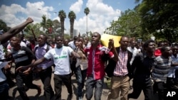 Une marche à la mémoire des victimes du massacre de Garissa (AP Photo/Ben Curtis)