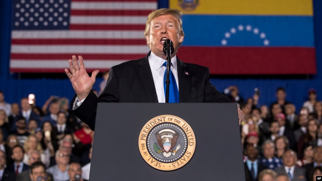 Presiden Donald Trump berbicara di hadapan Komunitas Venezuela-Amerika di Florida Ocean Bank Convocation Center di Florida International University, Miami, Florida, 18 Februari 2019.