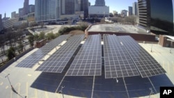 Сонячні панелі виробництва Radiance Solar у штаб квартирі Georgia Power's в Атланті, штат Джорджія