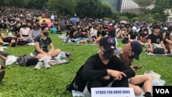 香港職工盟等多個工會及民間團體再次發起反送中全民三罷集會，大會表示9月3日約有4萬人參與金鐘添馬公園的集會。(美國之音湯惠芸拍攝)