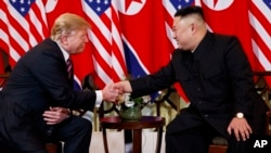 지난해 2월 베트남 하노이에서 도널드 트럼프 미국 대통령과 김정은 북한 국무위원장의 2차 정상회담이 열렸다.
