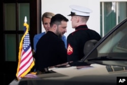 Presiden Ukraina Volodymyr Zelenskyy meninggalkan Gedung Putih di Washington, 28 Februari 2025.