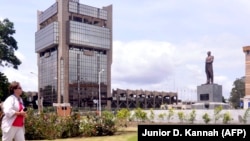 Monument de Jacques Joachim Yhombi Opango à Brazzaville, le 30 mars 2013. (Photo: Junior D. Kannah/AFP)